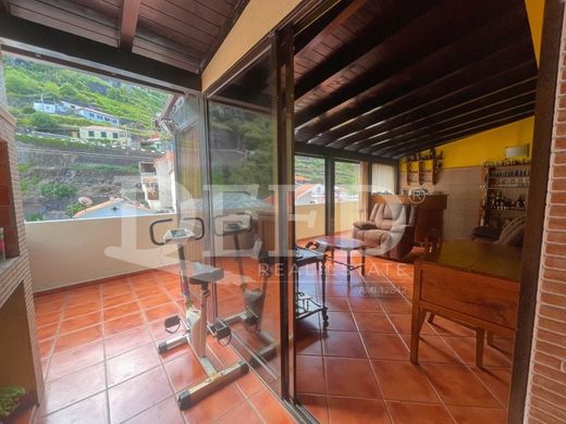 Luxury home in Ribeira Brava, Madeira
