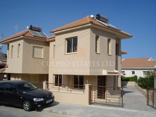Vrijstaand huis in Germasógeia, Limassol District