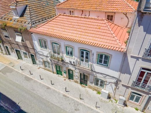 Kamienica w Almada, Distrito de Setúbal