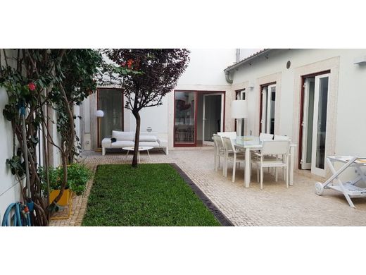 아파트 / Campo de Ourique, Lisbon