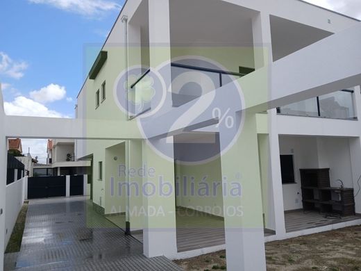 Casa Independente - Seixal, Setúbal