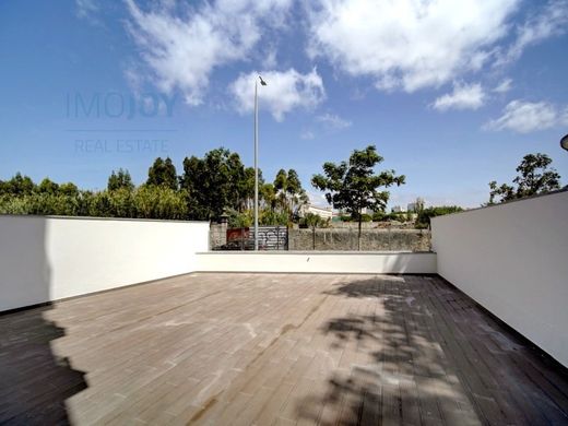 Apartment / Etagenwohnung in Cascais e Estoril, Cascais