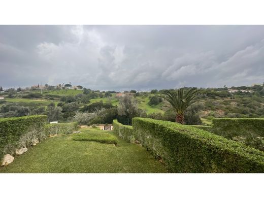 Mehrfamilienhaus in Albufeira, Distrito de Faro