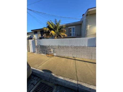 Смежная Вилла, Вила-Нова-де-Гайя, Vila Nova de Gaia