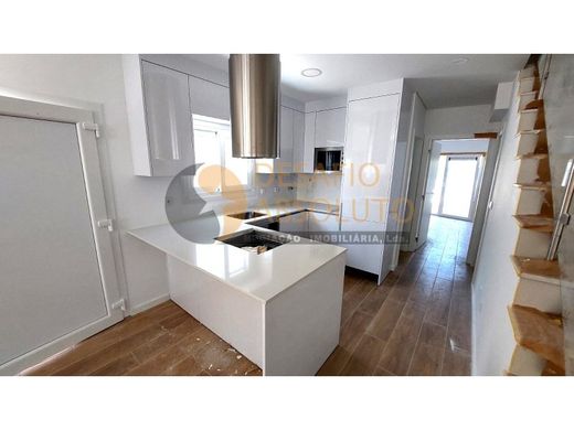 Villa Plurifamiliare a Seixal, Distrito de Setúbal