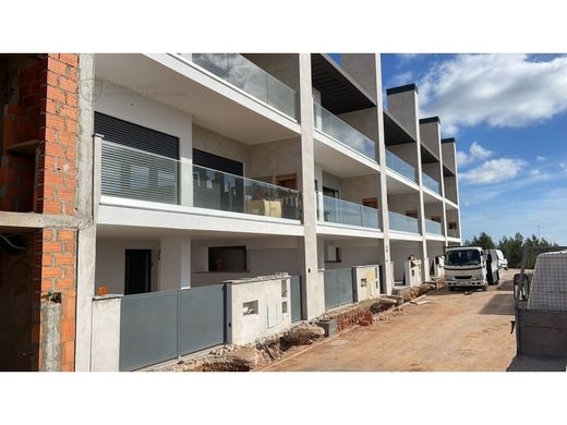 Смежная Вилла, Vila Franca de Xira, Distrito de Lisboa