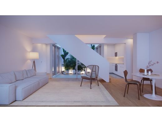 Duplex in Alcântara, Almada