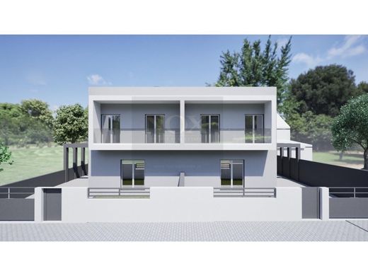 Mehrfamilienhaus in Seixal, Distrito de Setúbal