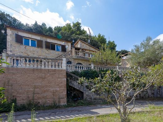 Kɪr evi Puigpunyent, Illes Balears