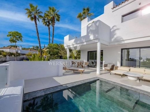 Estepona, マラガのマルチファミリーヴィラ