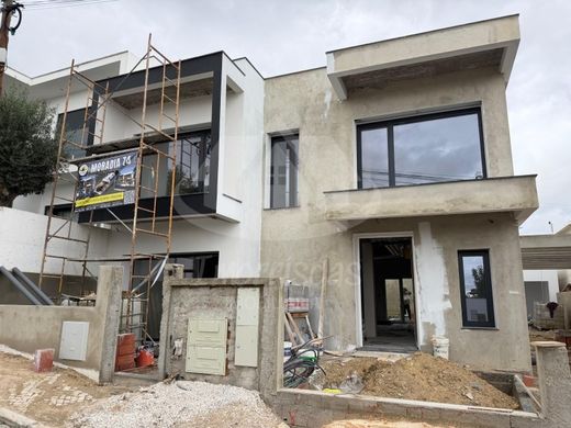 Chalet Pareado en Loures, Lisboa