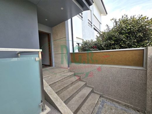 Villa multifamiliale à Gondomar, Distrito do Porto