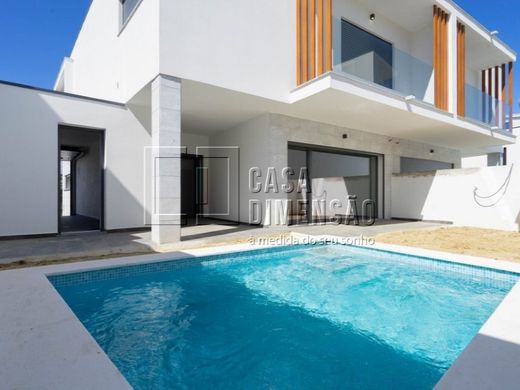 Luxus-Haus in Almada, Distrito de Setúbal