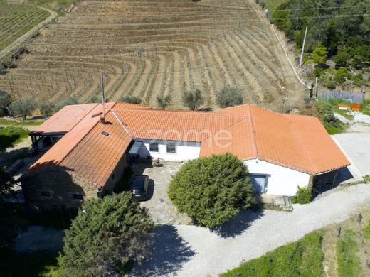 Luxury home in Tabuaço, Distrito de Viseu