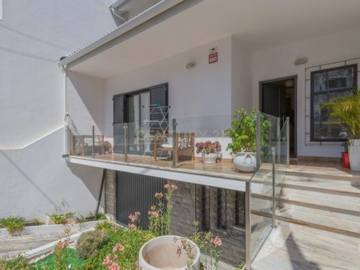 Luksusowy dom w Charneca de Caparica, Almada