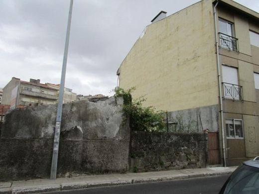 أرض ﻓﻲ بورتو, Porto