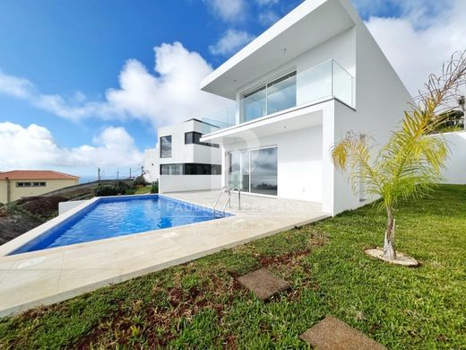 Luxury home in Calheta, Madeira