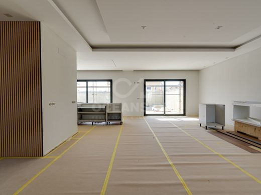 Villa Plurifamiliare a Sintra, Lisbona