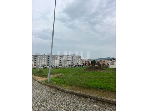 地皮  Santa Maria da Feira, Distrito de Aveiro