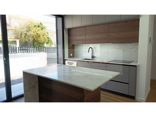Yarɪ müstakil ev Loures, Distrito de Lisboa