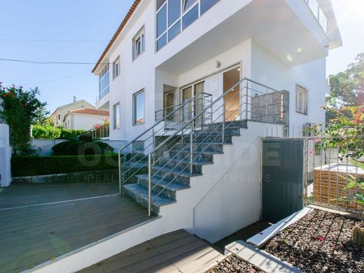 فيلا شبه مستقلة ﻓﻲ Oeiras, Distrito de Lisboa