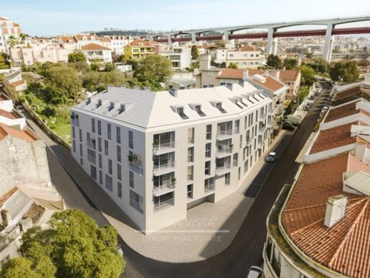 Apartment in Alcântara, Almada