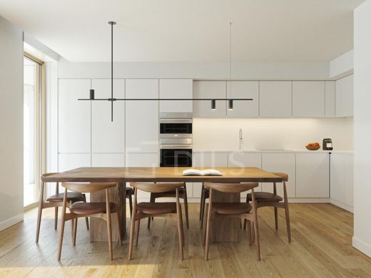 Apartment / Etagenwohnung in Porto, Distrito do Porto