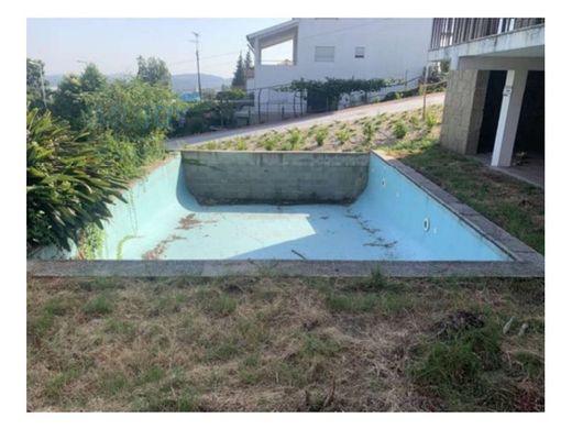 Vrijstaand huis in Guimarães, Distrito de Braga