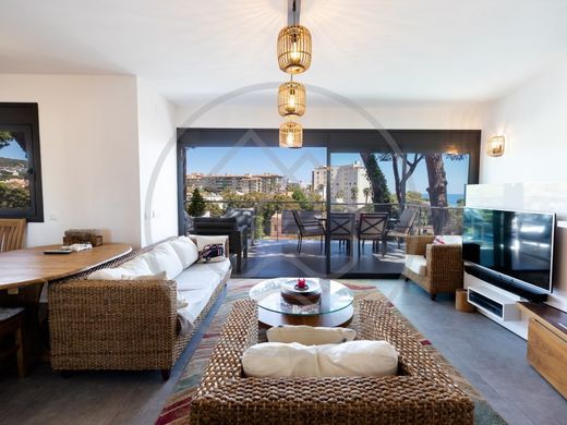 Castell-Platja d'Aro, Província de Gironaの高級住宅