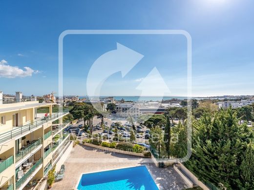 Apartment / Etagenwohnung in Cascais, Lissabon