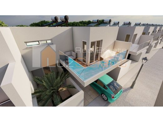 Yarɪ müstakil ev Vila do Bispo, Distrito de Faro