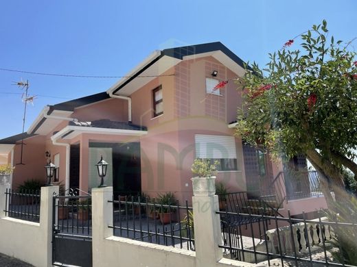 호화 저택 / Valença, Distrito de Viana do Castelo