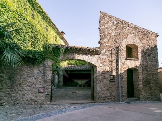Landhaus / Bauernhof in Gualta, Provinz Girona
