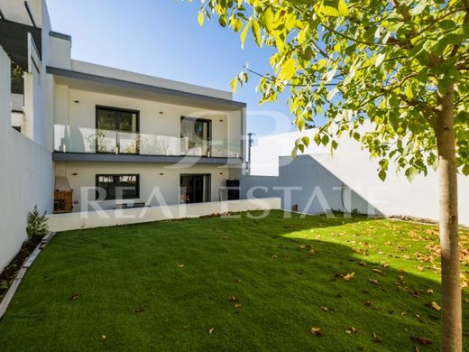 منزل ﻓﻲ Odivelas, Distrito de Lisboa