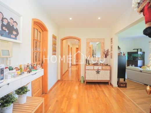 Apartment / Etagenwohnung in Oeiras, Lissabon