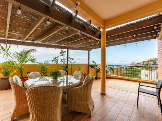 Villa Plurifamiliare a Câmara de Lobos, Madeira