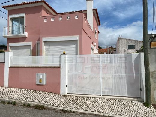 Casa Independente - Almada, Setúbal