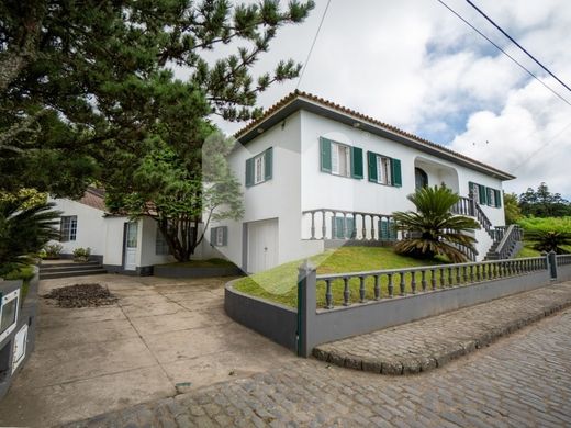 Luxe woning in Ponta Delgada, Azores