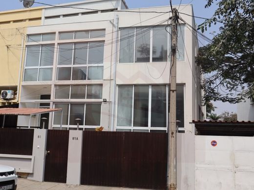 منزل ﻓﻲ Luanda, Luanda Province