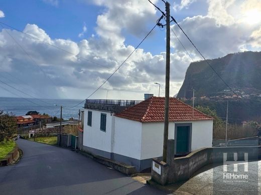 Luxus-Haus in Santana, Madeira