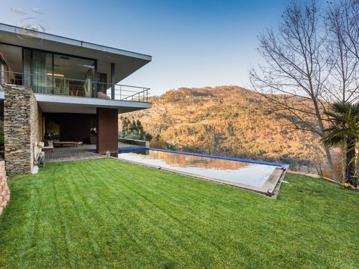 Luxury home in Cinfães, Distrito de Viseu
