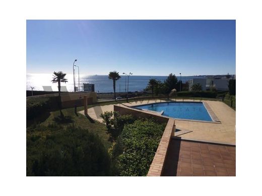 Apartment / Etagenwohnung in Oeiras, Lissabon
