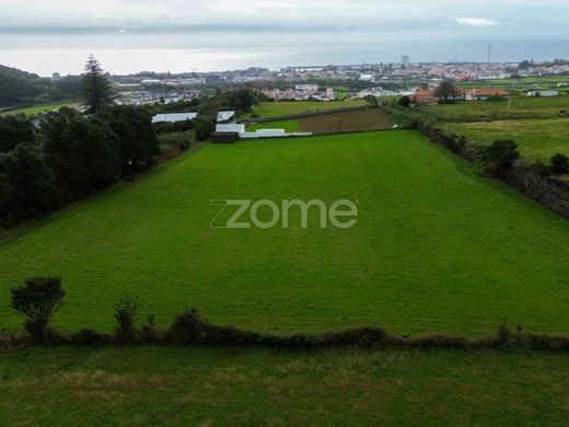 Grond in Ponta Delgada, Azores