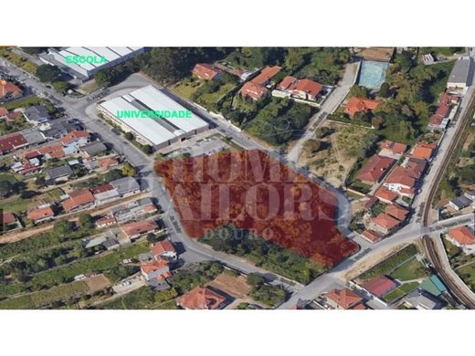 Teren w Santa Maria da Feira, Distrito de Aveiro