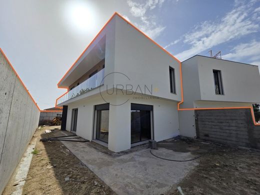 Chalet Pareado en Viseu