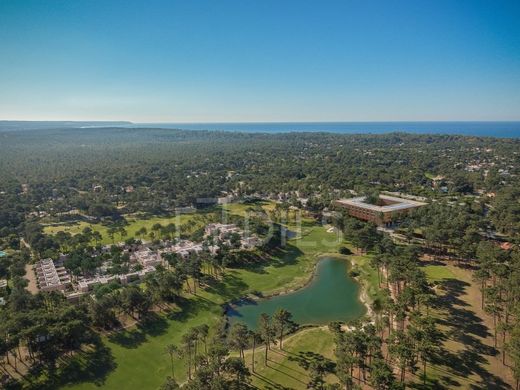 Apartment in Aroeira, Almada
