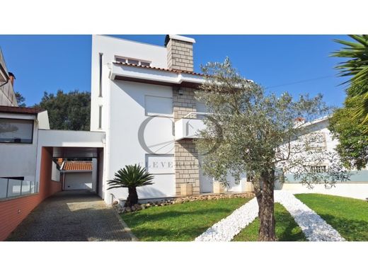 Detached House in Vila Nova de Gaia, Distrito do Porto