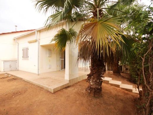 Luxury home in Talatona, Luanda Province