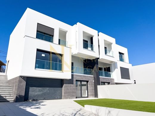Semidetached House in Seixal, Distrito de Setúbal