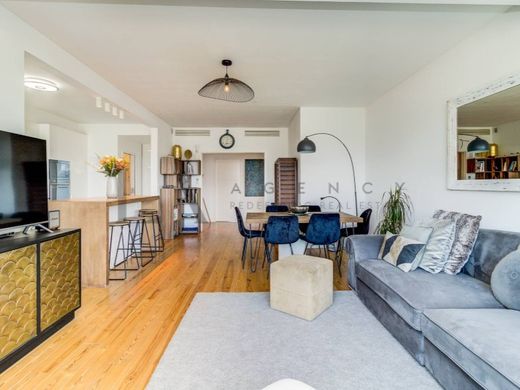 Apartment / Etagenwohnung in Avenidas Novas, Lisbon